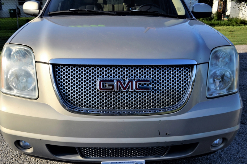 concession-CUEBRIS-min_gmc-yukon-truck-grill-2828425